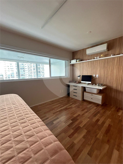 Foto REO1118447