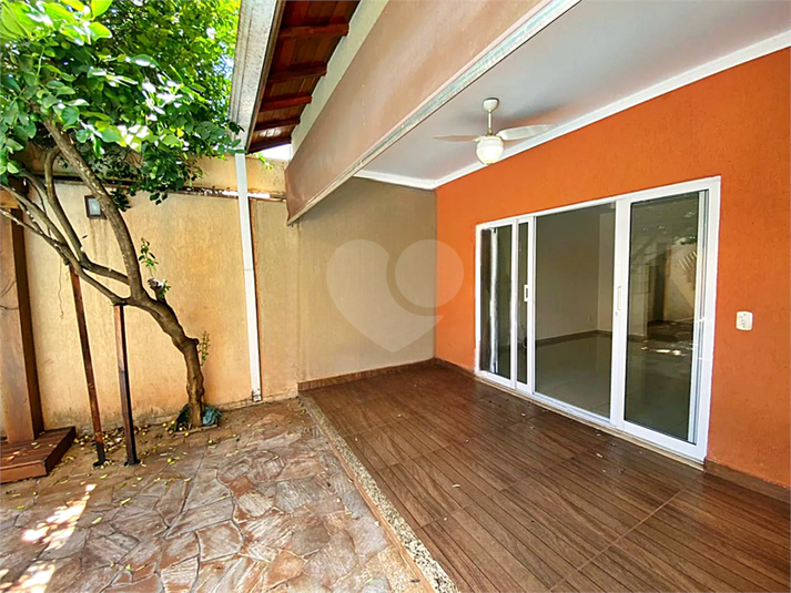 Foto REO1118461