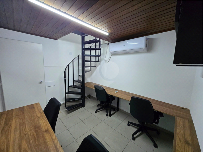 Foto REO1118473