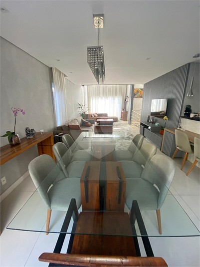 Foto REO1118801