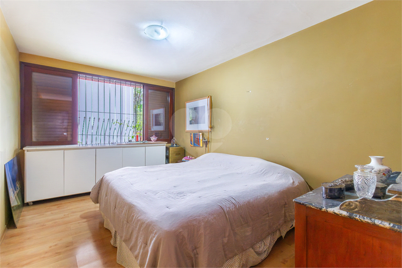 Foto REO1118837