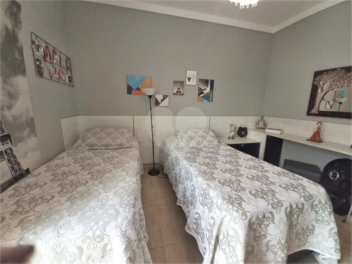 Foto REO1118852