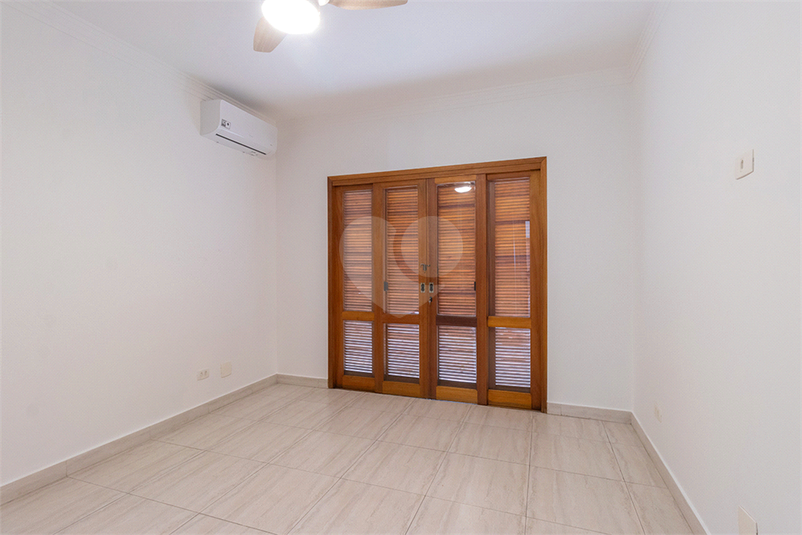 Foto REO1118938