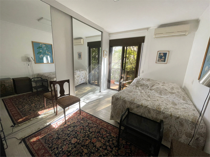 Foto REO1118976