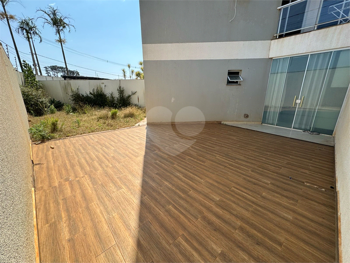 Foto REO1118990