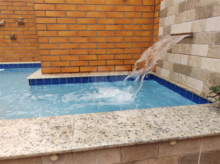 Foto REO1119004