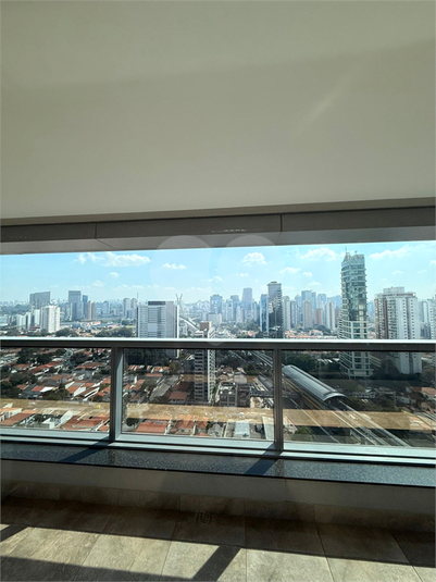 Foto REO1119039