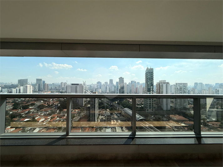 Foto REO1119039
