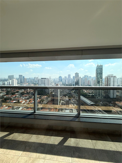 Foto REO1119039