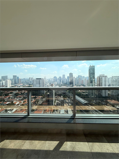 Foto REO1119039