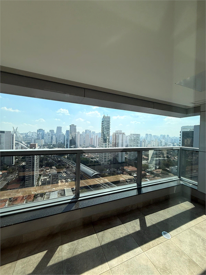 Foto REO1119039