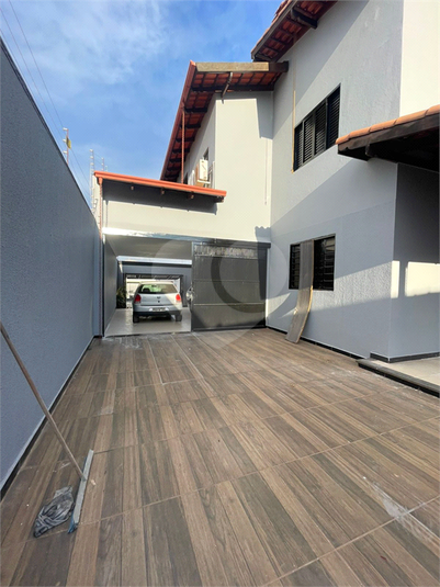 Foto REO1119047