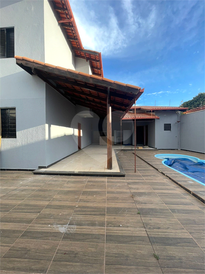 Foto REO1119047