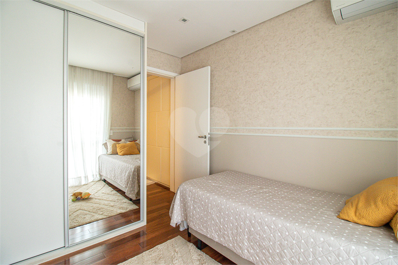 Foto REO1119115