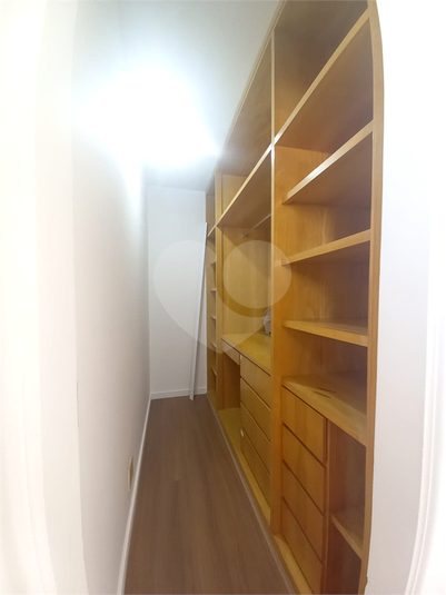 Foto REO1119150
