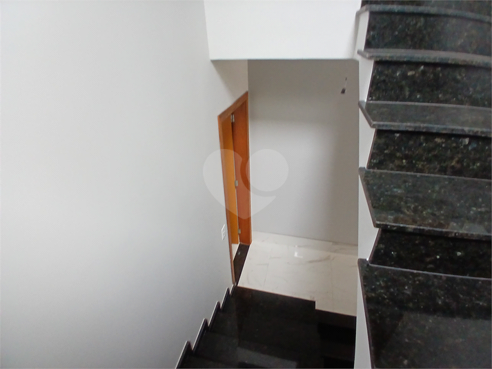 acesso ao pavimento superior