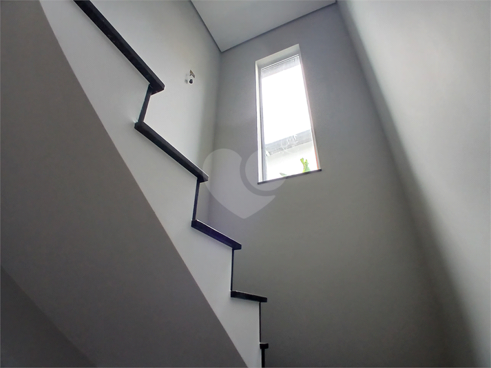 acesso ao pavimento superior