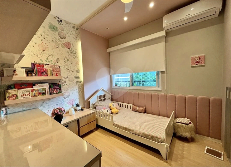 Foto REO1119192