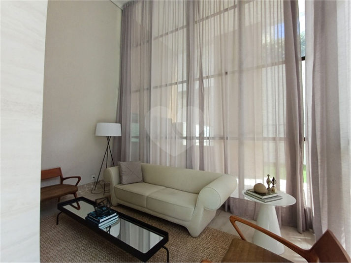 Foto REO1119306
