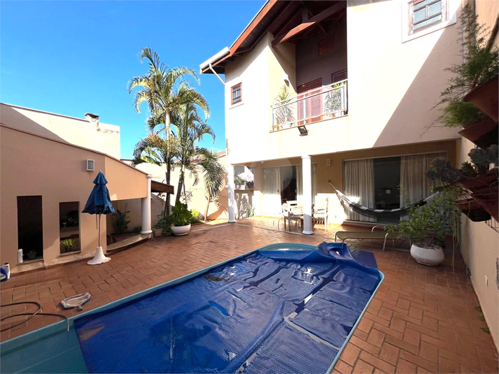 Foto REO1119339