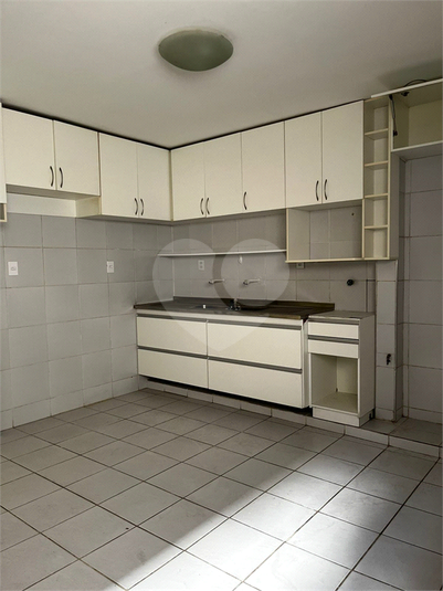 Foto REO1119356