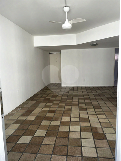 Foto REO1119356