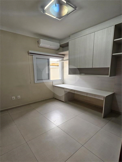 Foto REO1119439