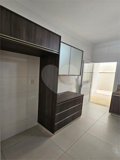 Foto REO1119439