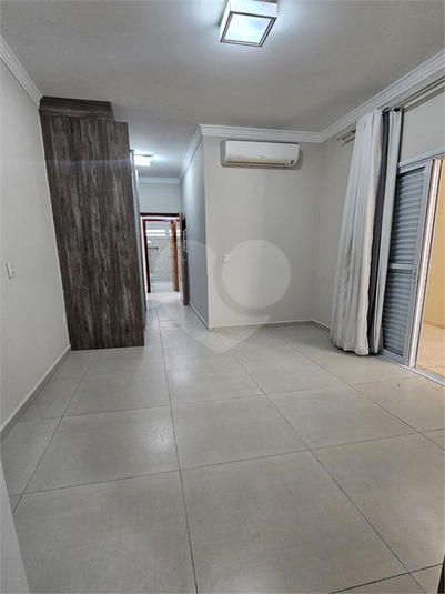 Foto REO1119439
