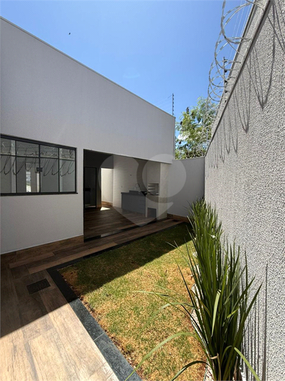 Foto REO1119461
