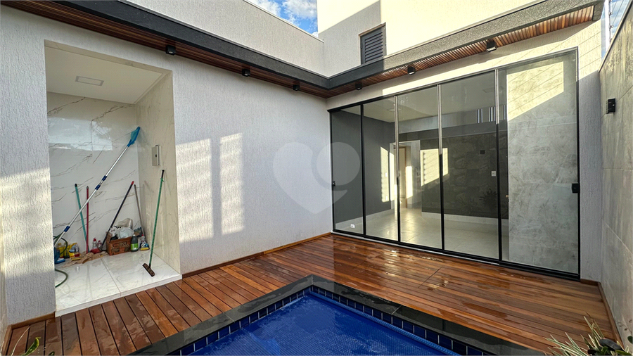 Foto REO1119471