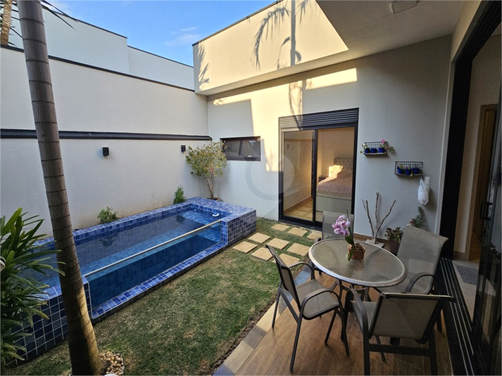Foto REO1119472
