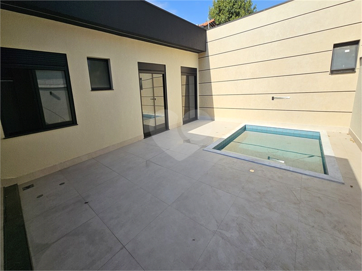 Foto REO1119486