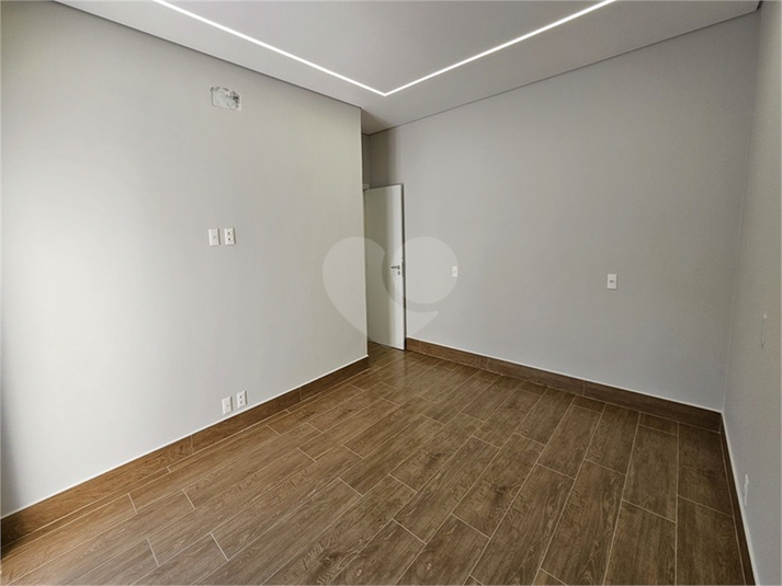 Foto REO1119486