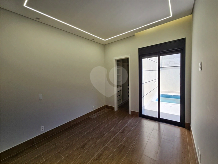 Foto REO1119486