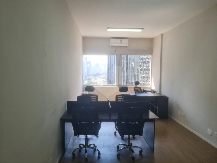 Foto REO1119517