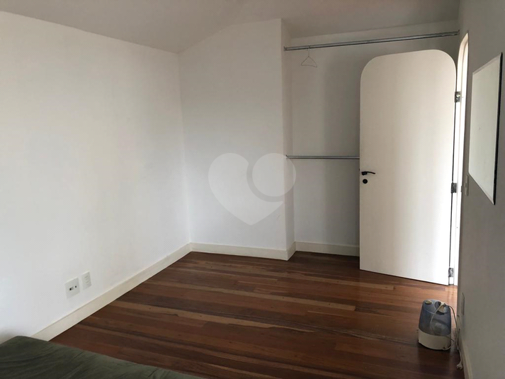 Foto REO1119538