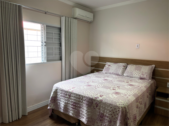 Foto REO1119550