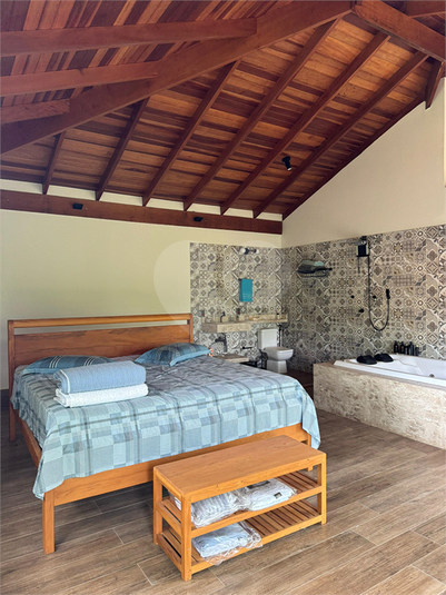 Foto REO1119561
