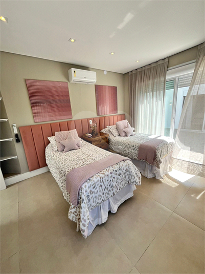 Foto REO1119589