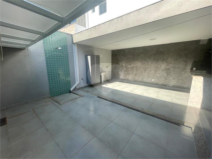 Foto REO1119591