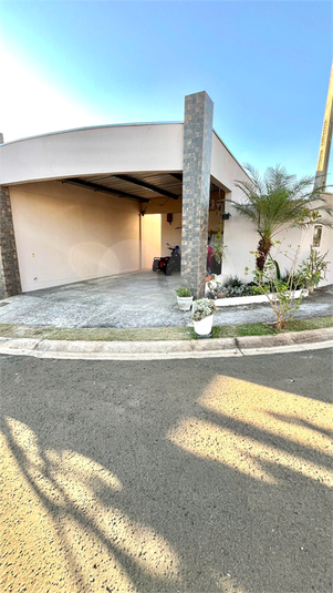 Foto REO1119859