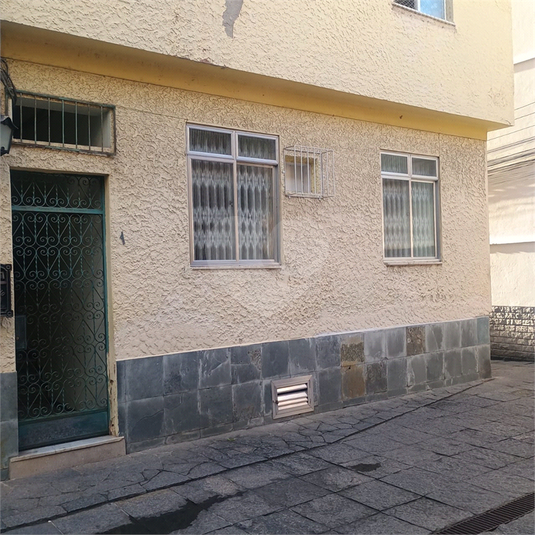 Foto REO1119860