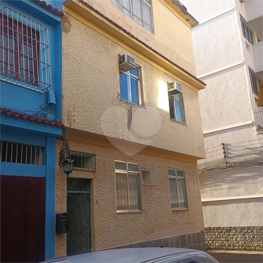 Foto REO1119860