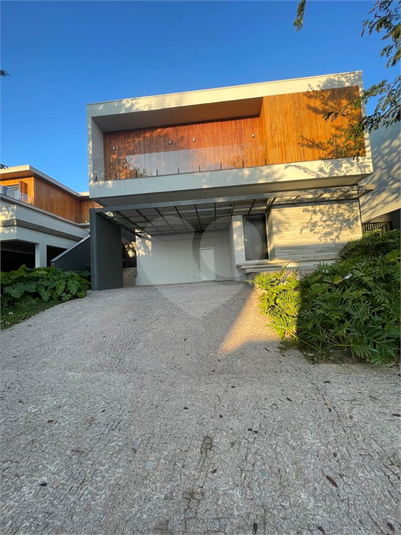 Foto REO1120211
