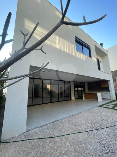 Foto REO1120211