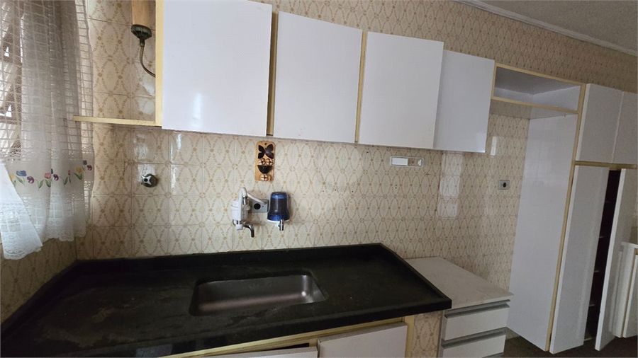 COZINHA GRANDE COM ARMÁRIOS 