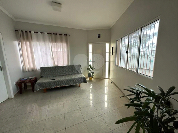 Foto REO1120230