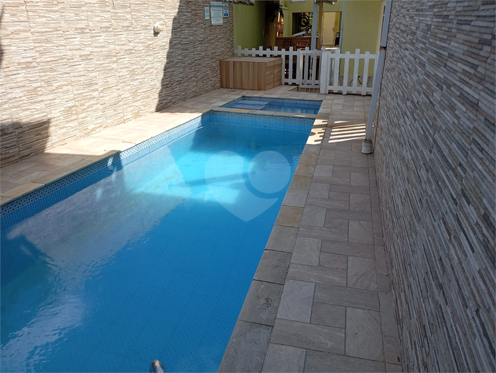 Foto REO1120280