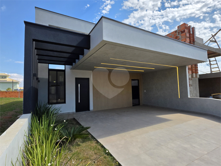 Foto REO1120440